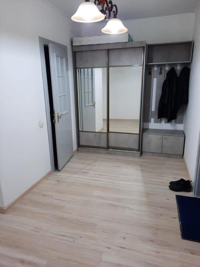 Ferienwohnung Diplomat - 2 Bischkek Exterior foto